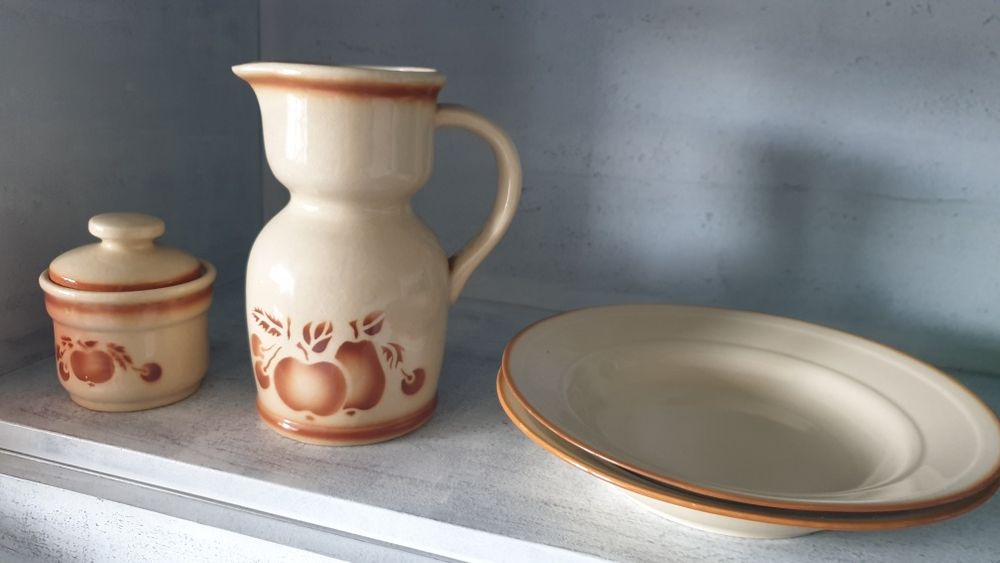 Naczynia użytkowe i dekoracyjne
