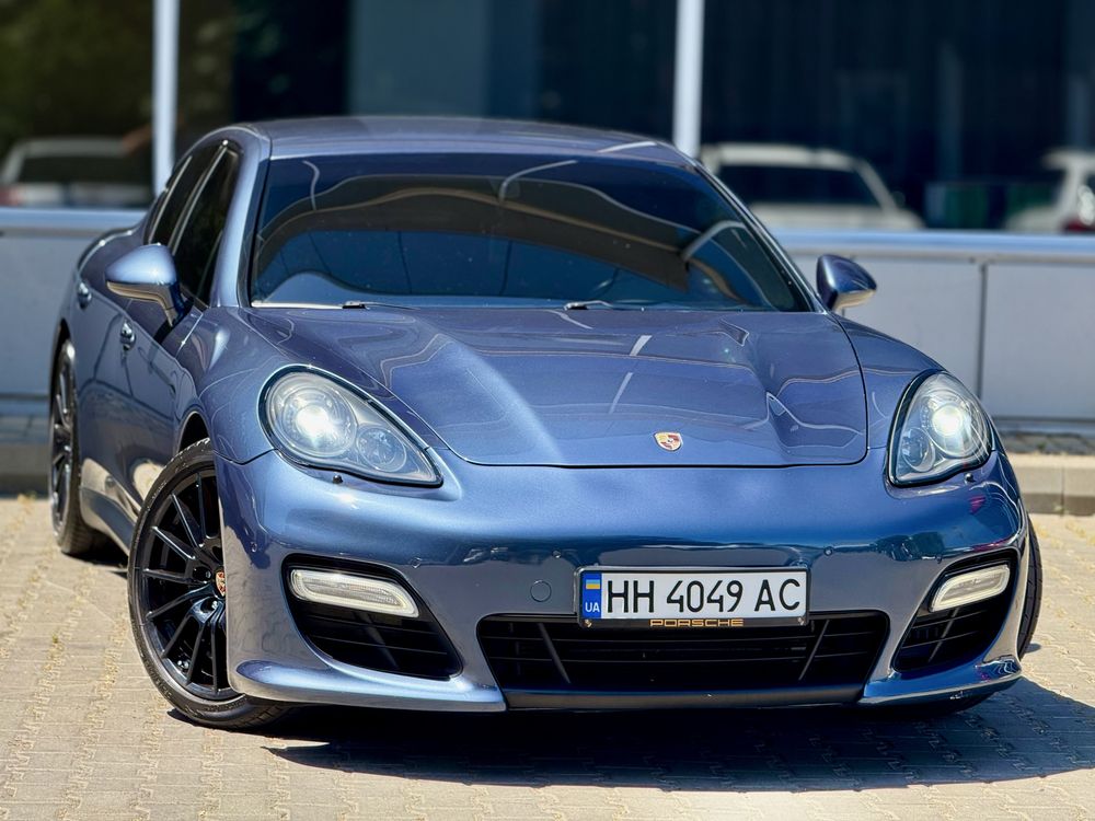 Porsche panamera GTS 4.8 2012