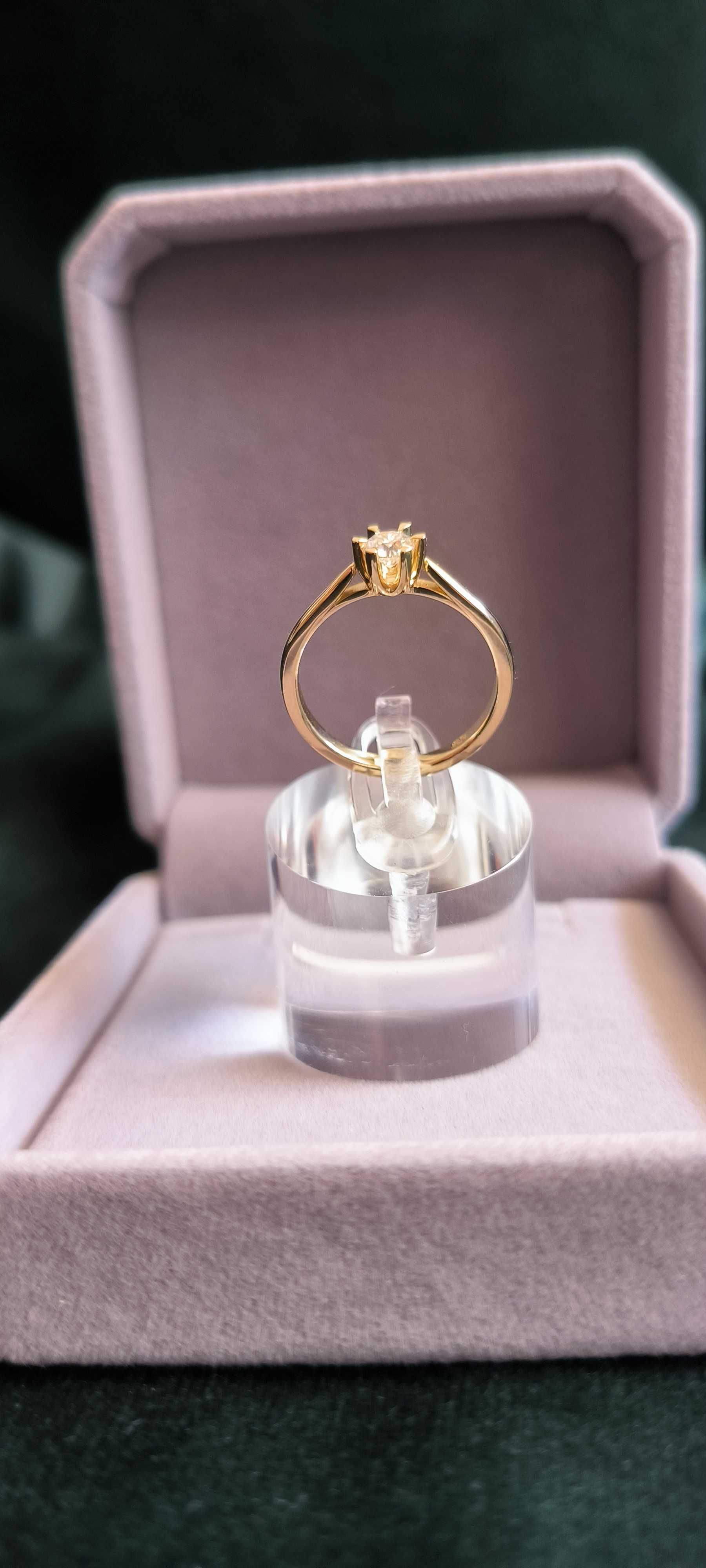 Złoty pierścionek zaręczynowy z diamentem naturalnym próba 585/14k
