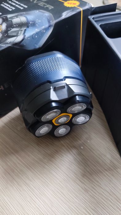 Електробритва для голови