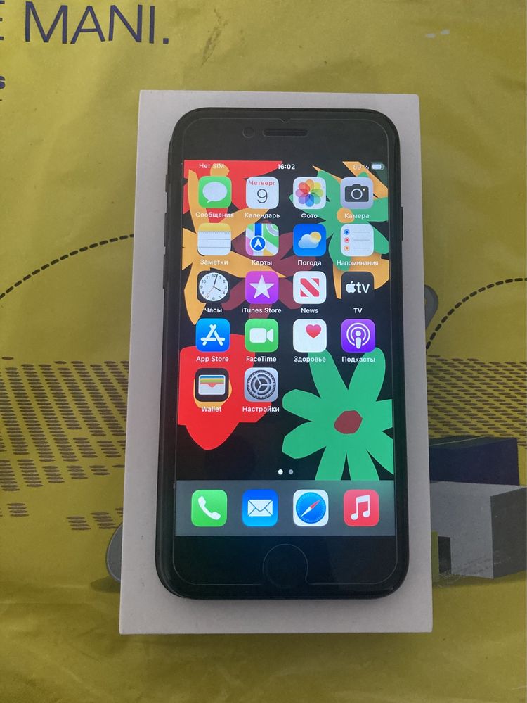 Продам iPhone SE 2020 128 Black Neverlock