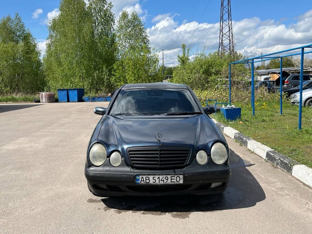 Mercedes-benz e220