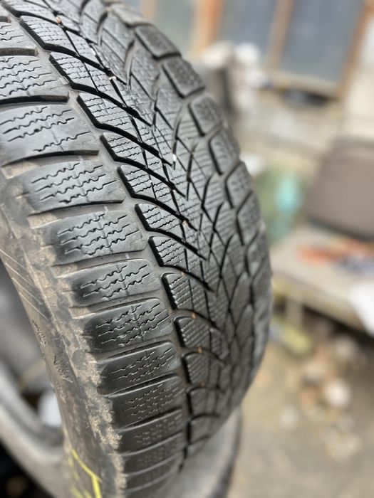 Продам резину Dunlop Winter Sport 4D RunonFlat 225/55 R17