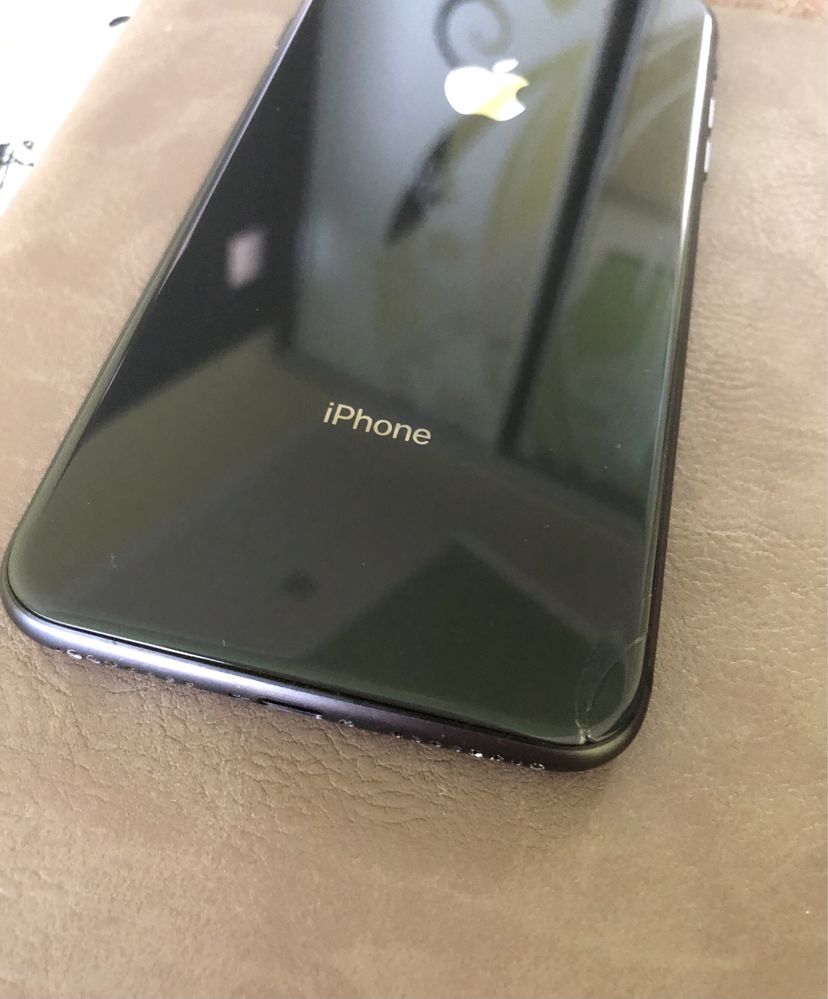 iPhone 8+ на 256 гб.