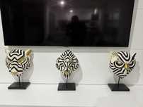 Tres estatuas decorativas