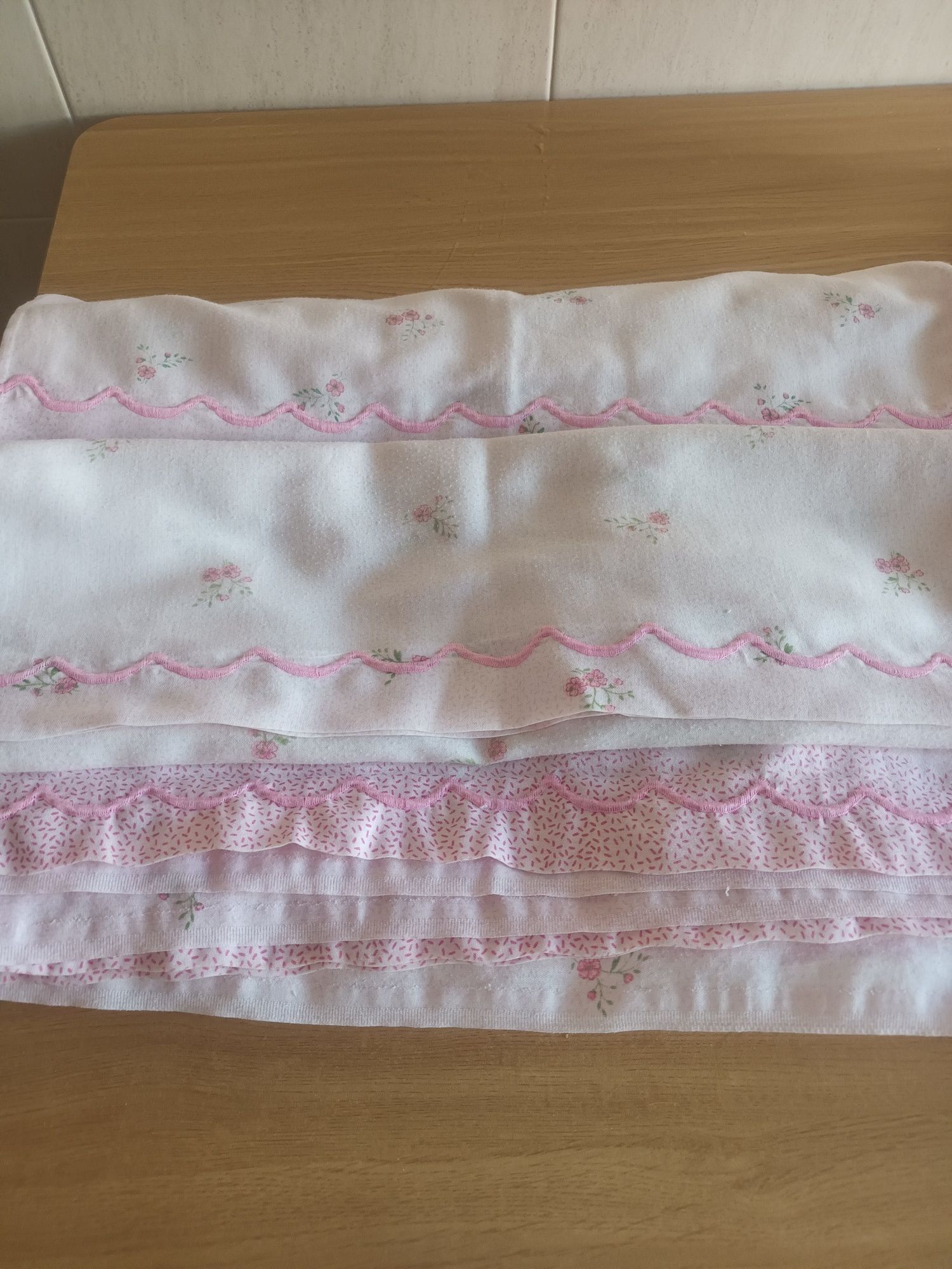 Jogo de lençóis de casal estampados cor de rosa