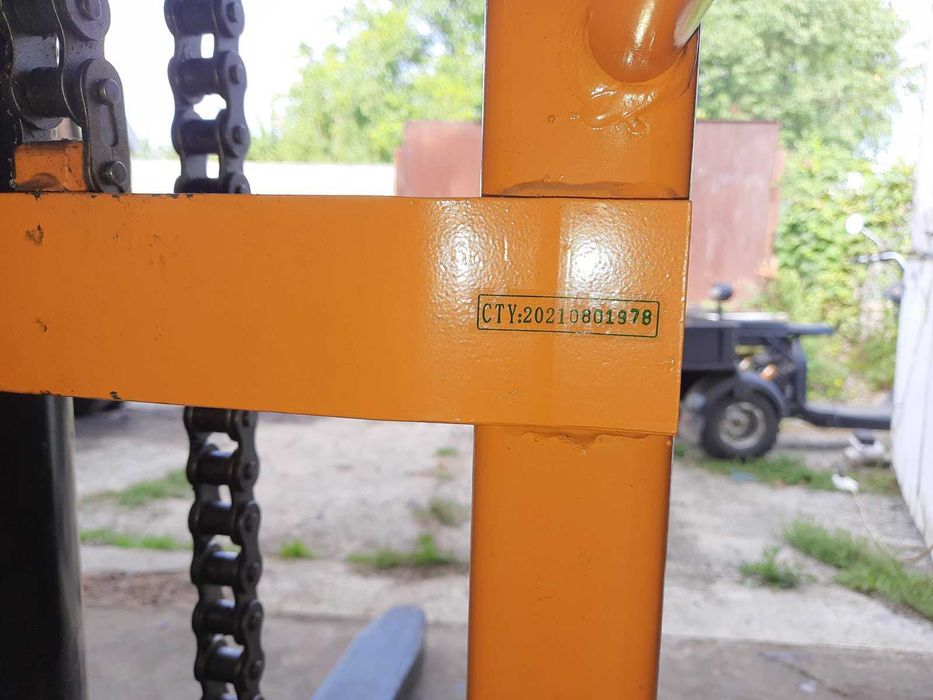 Гідравлічний штабелер INSTOR