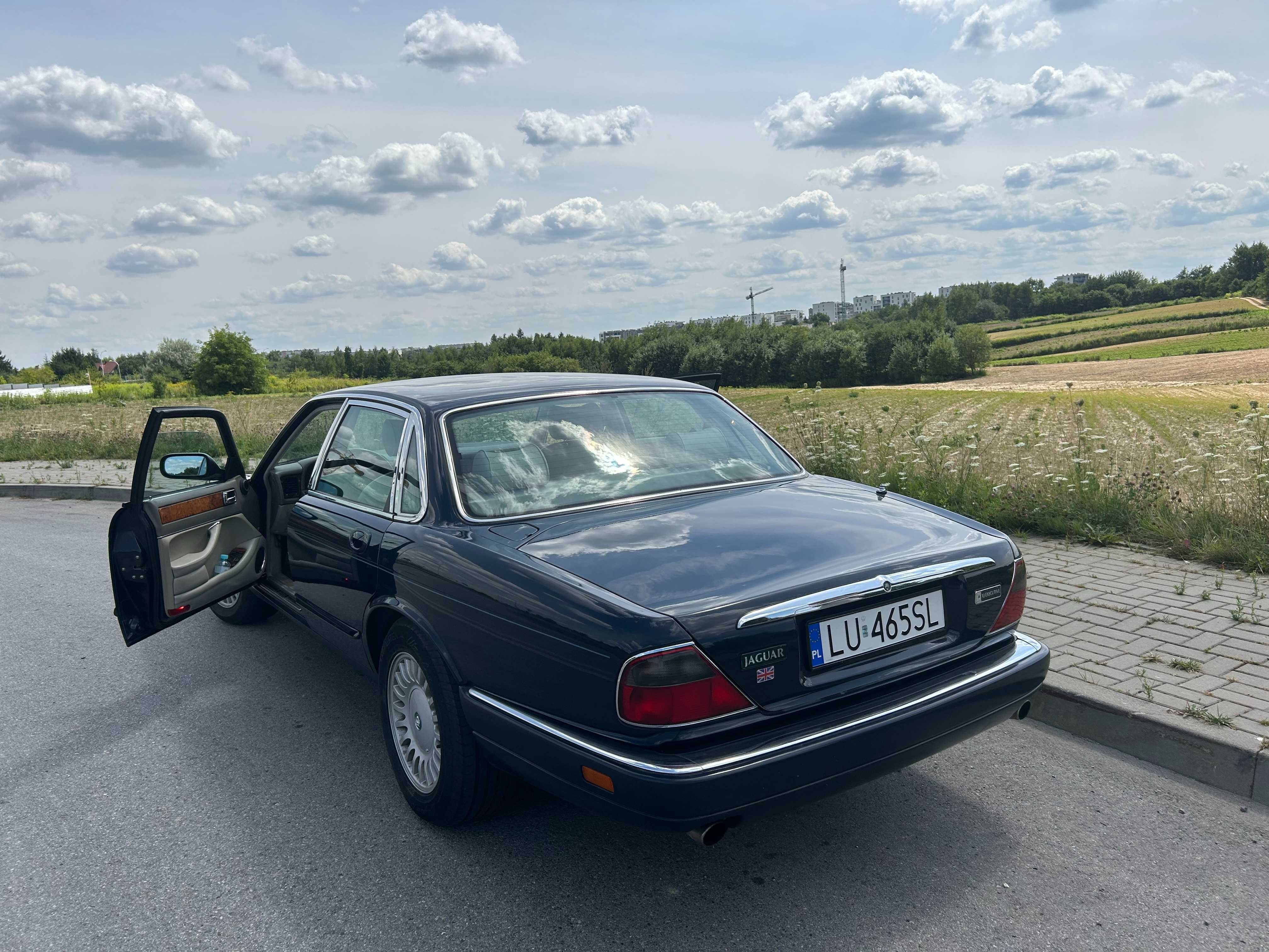 Zabytkowy samochód, limuzyna, auto do ślubu BUICK SUPER EIGHT,  JAGUAR
