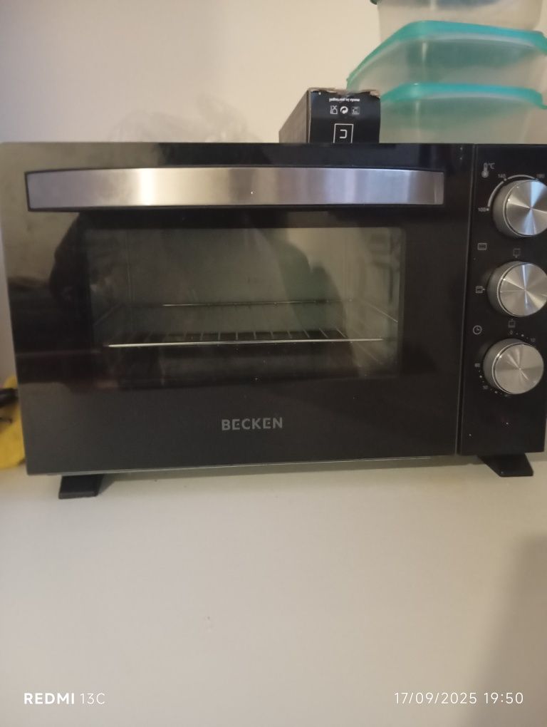 Conjunto de um Forno e, frigobar em óptimo estado