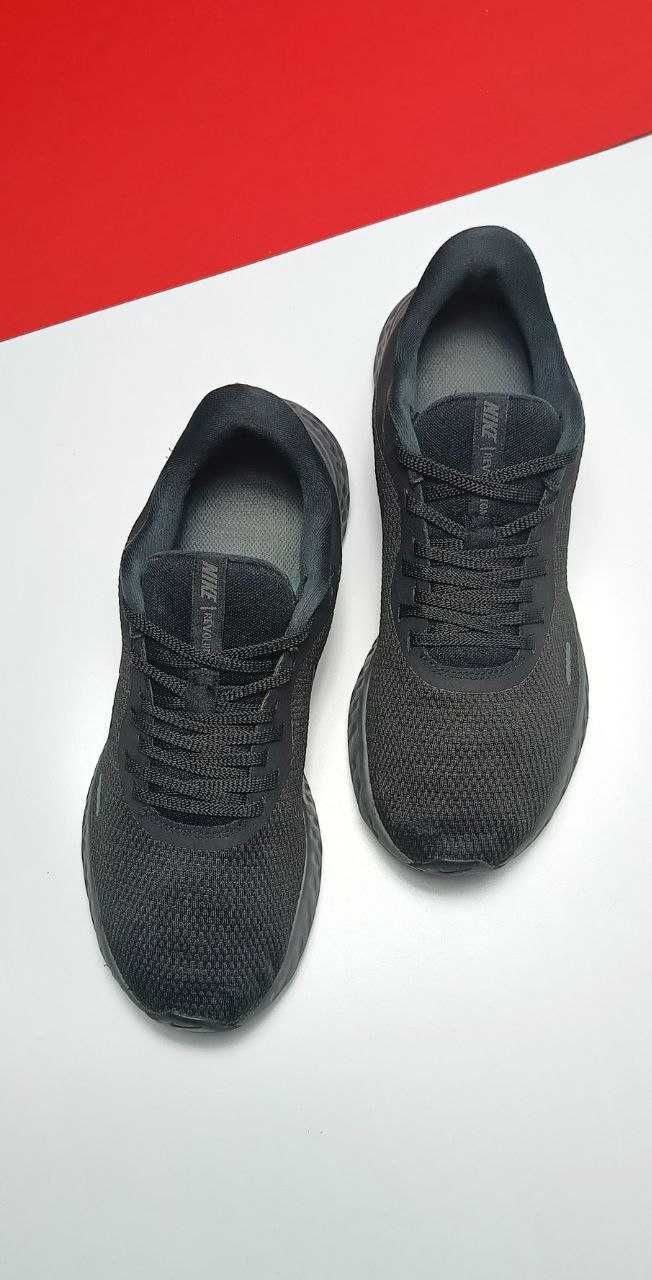 Бігові кросівки. Кросівки для тренувань 41р. Nike Revolution 5. Найк