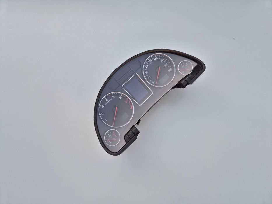 Licznik Zegary Audi A4 B6 Manual 2.0 Benzyna ALT Europa