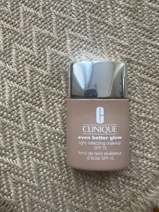 Тональний крем CLINIQUE