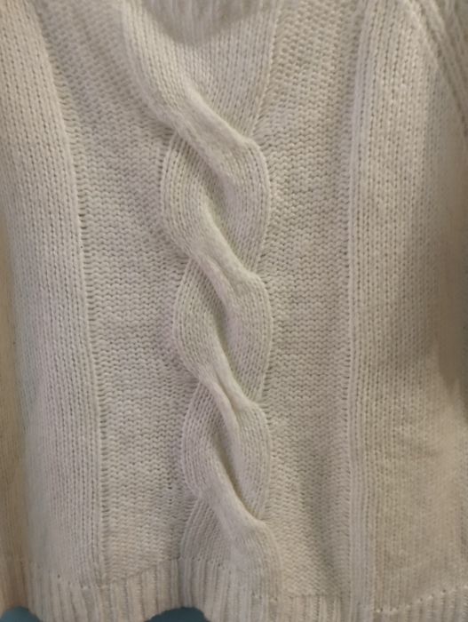 Białokremowy sweter oversize Plus Size