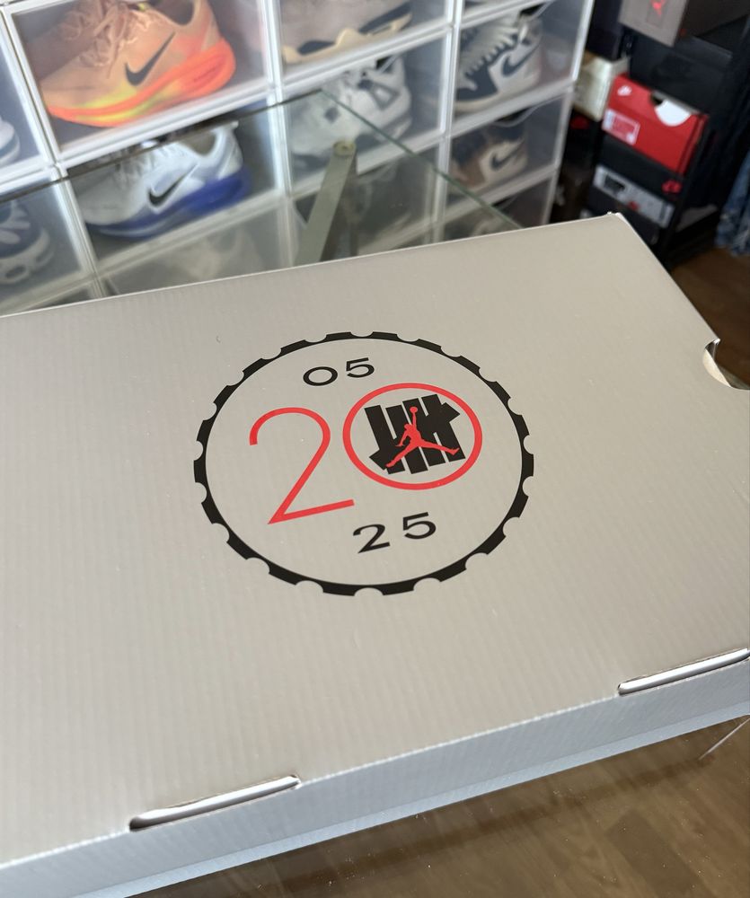Air Jordan 4 retro x Undefeated