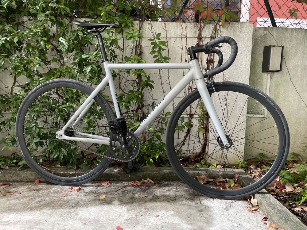 Bicicleta Fixie Santafixie Raval Matte Grey 52cm