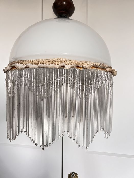 Lampa art Deco wisząca klosz szklany mleczne grube szkło frędzle