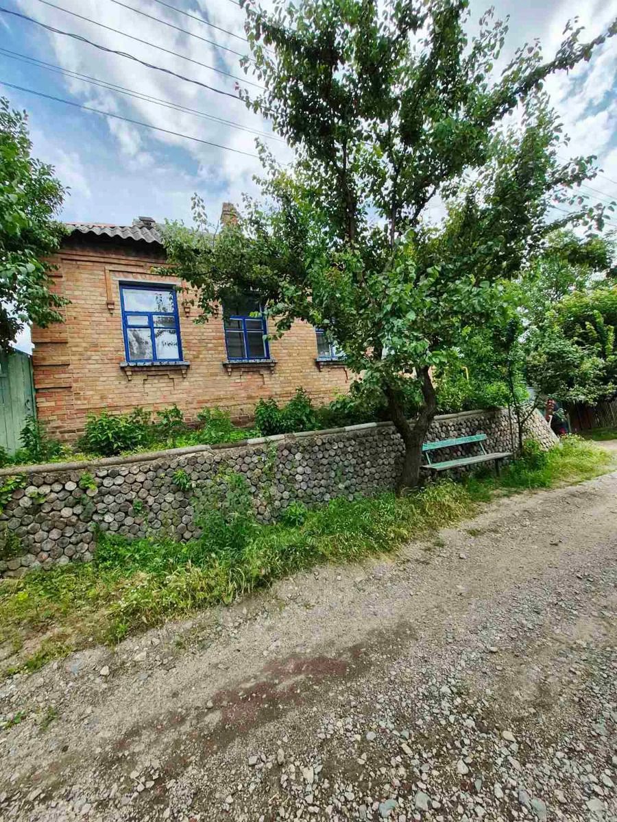 Продам будинок 81 м2 в центрі Кущівки.