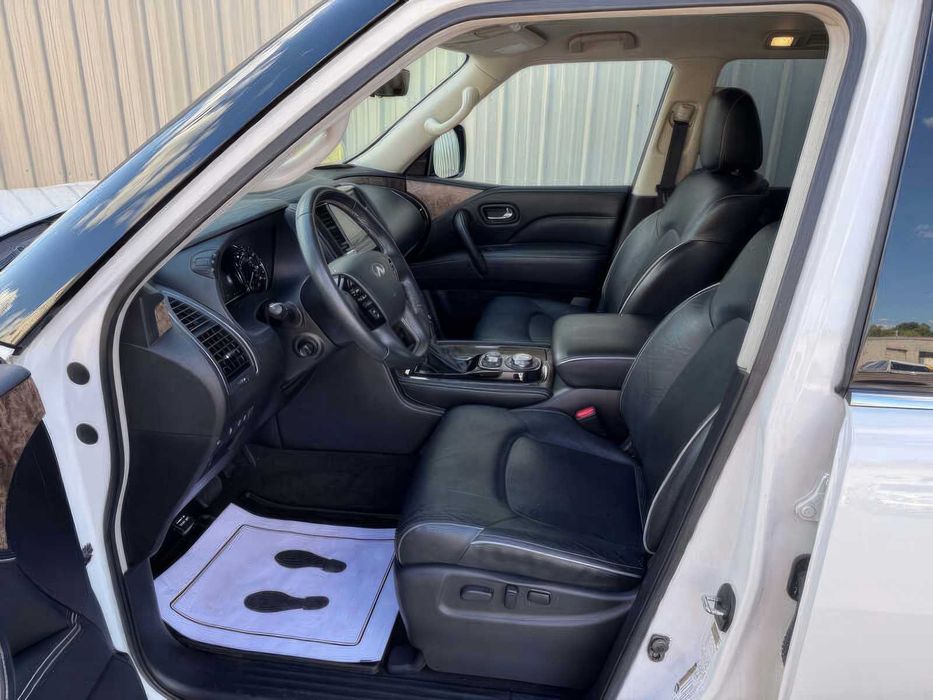 Infiniti QX80 Premium Select      2021