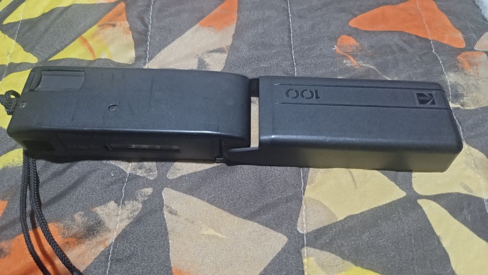 Máquina fotográfica compacta Kodak Ektra 100 retro vintage fotografia