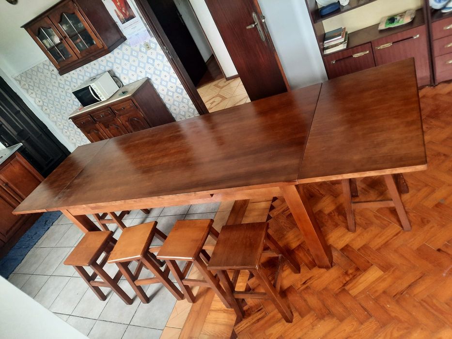 Mesa + 10 bancos