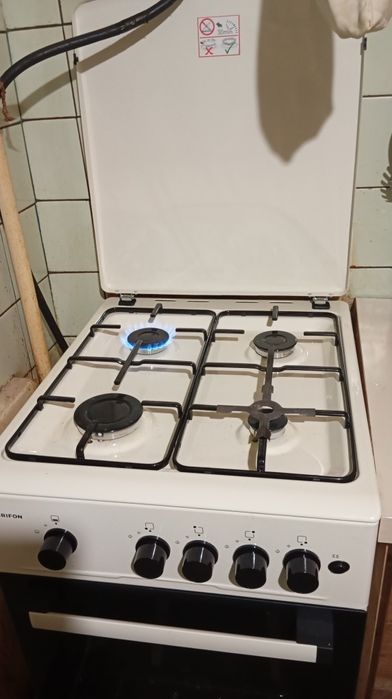 Продам газовую плиту grifon