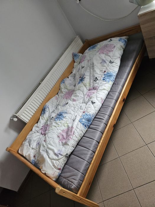 Łóżko drewniane kilka sztuk