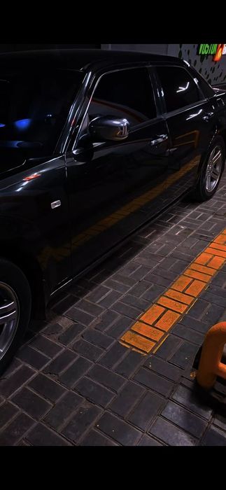 Продам Крайслер 300С 2.7