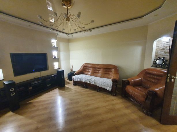 Продам 3-кімнатну квартиру з меблями та поб. технікою в ЖК "Колізей"