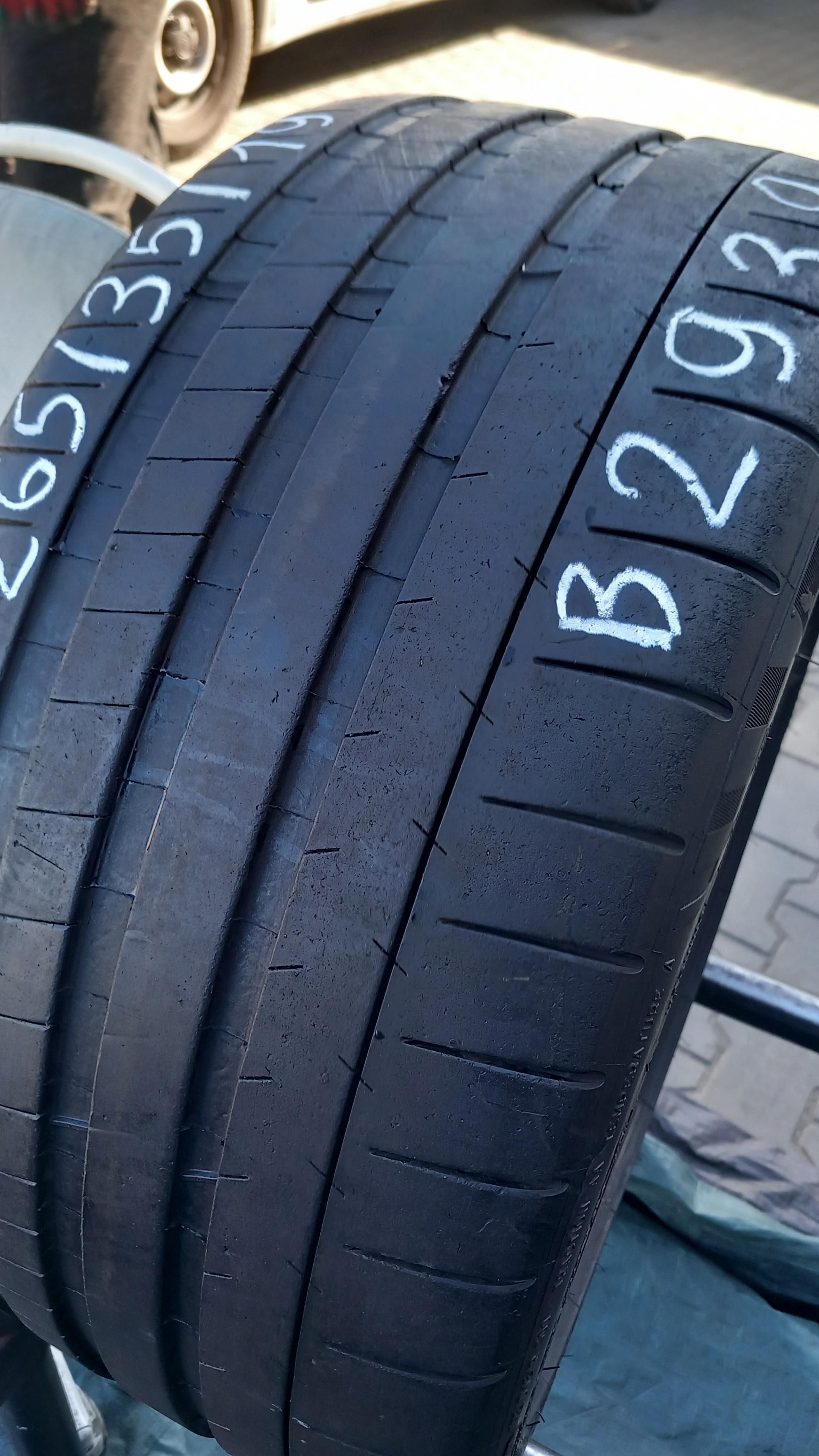 265/35/19 Michelin Pilot Super Sport MO 98Y