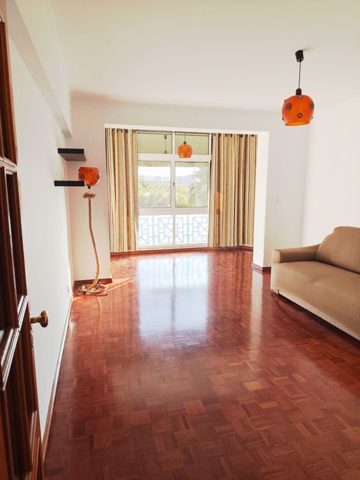 Apartamento para arrendar em Carcavelos