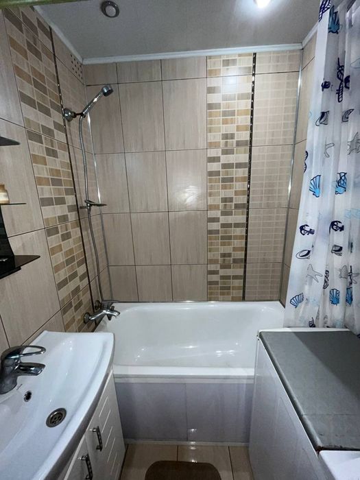 Продаж З кімнатной квартири 5 мрк.Зарічний