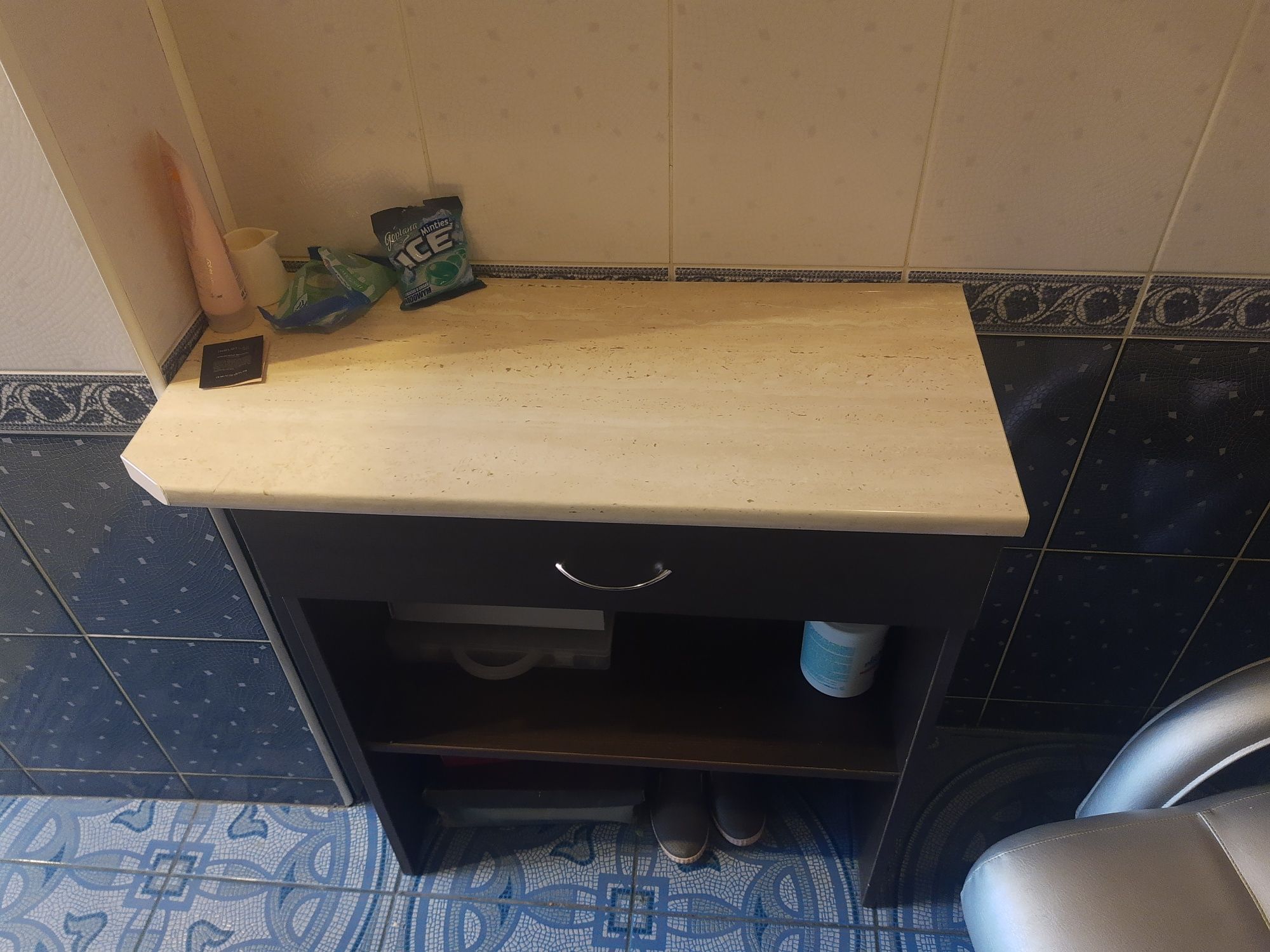 Meble z salonu fryzjerskiego
