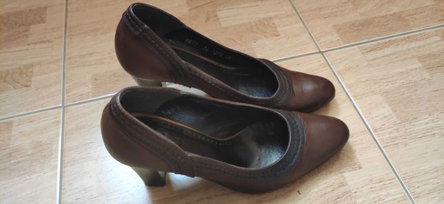 skórzane brązowe buty na obcasie Wojas rozmiar 36