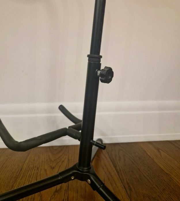 Gitara klasyczna/akustyczna ze stojakiem i pokrowcem