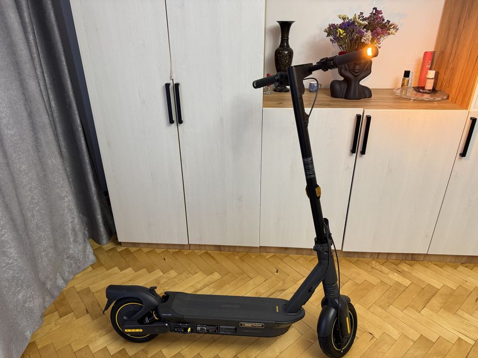 Електро самокат Ninebot G2 MAX