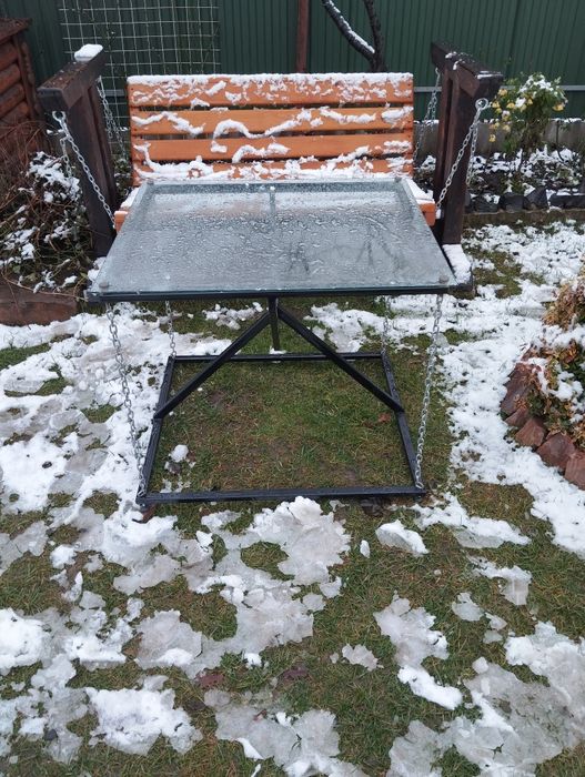 Стіл левітуючий в стилі лофт