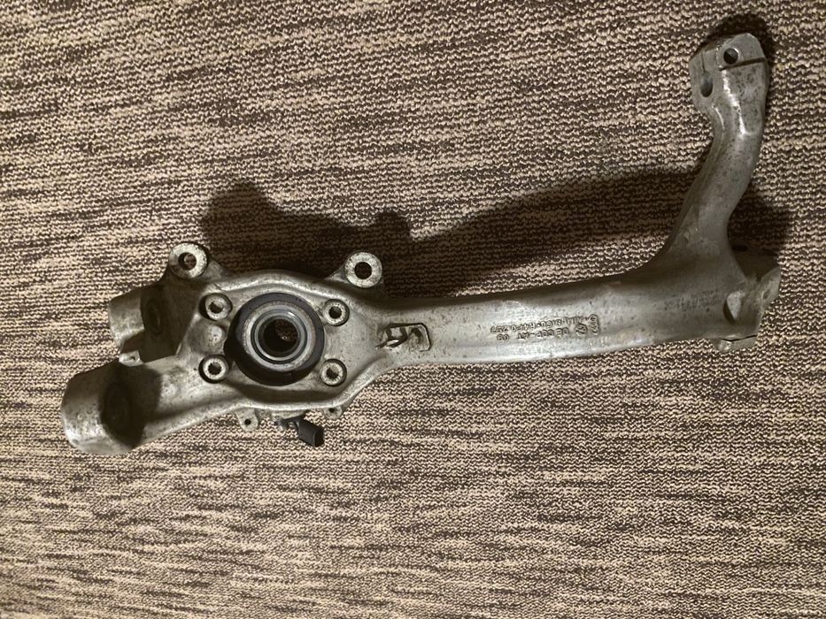 Цапфа ліва ауді А6 С6