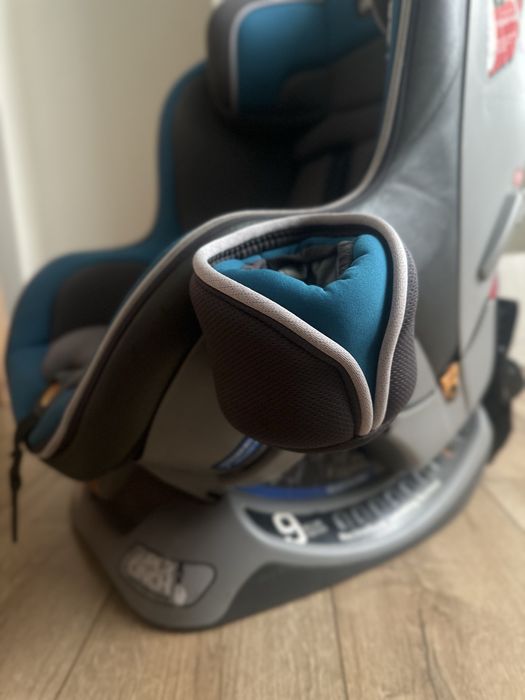 Автокрісло 0+ Chicco nextfit zip