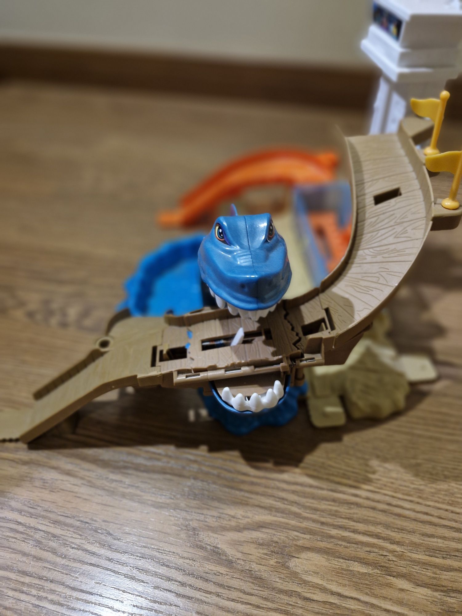 Трек Акула HotWheels