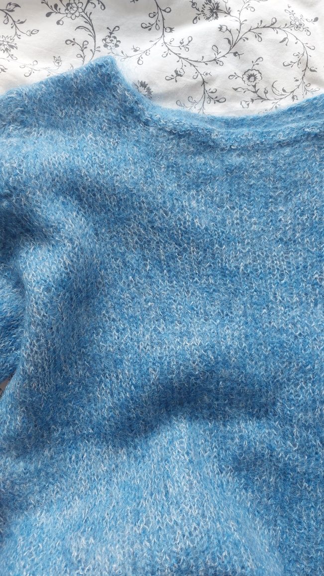 Błękitny sweterek rozmiar S