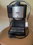 Ekspress kolbowy DeLonghi