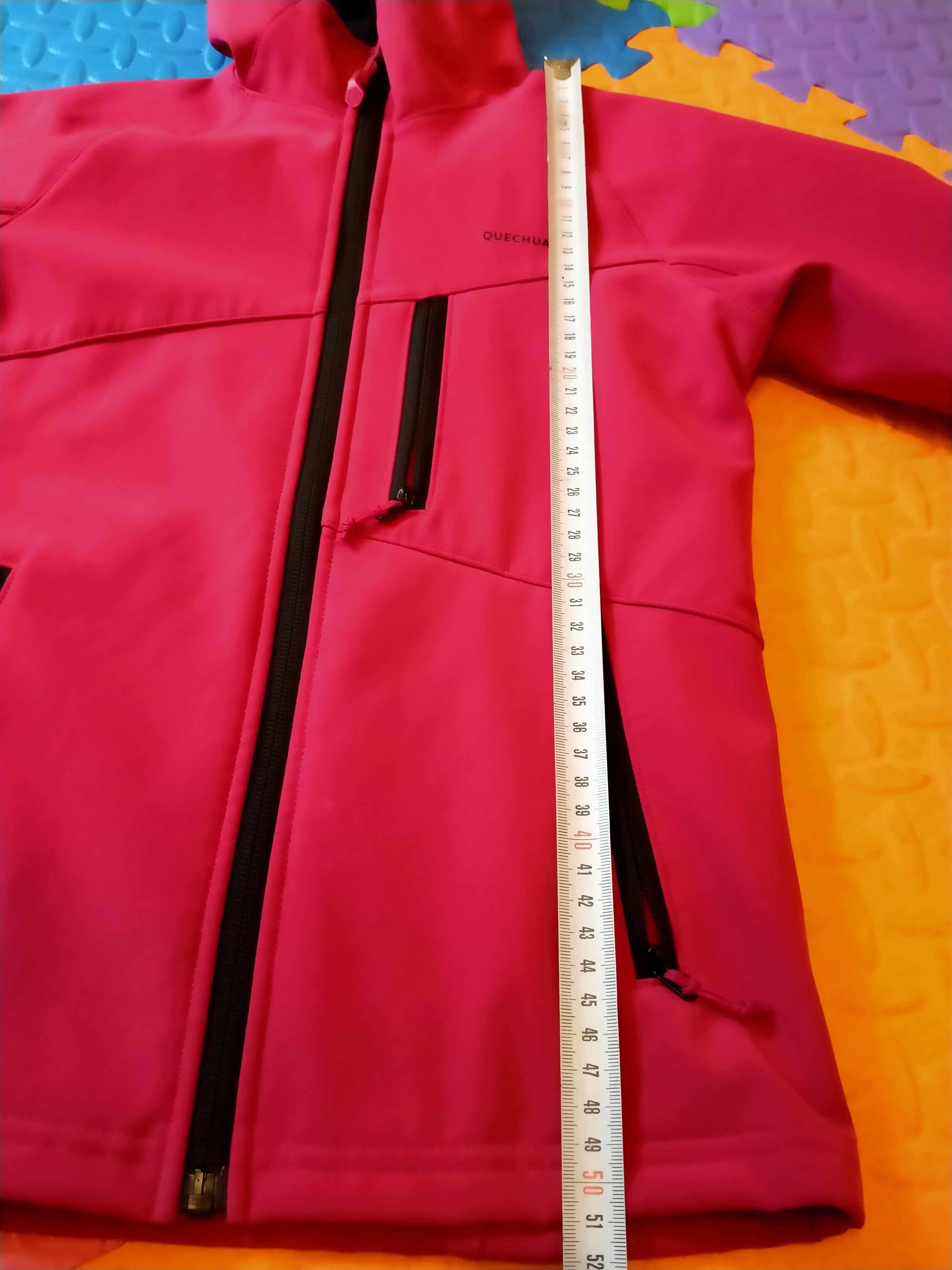 czerwony softshell 123/130 Decatlon /7-8 lat