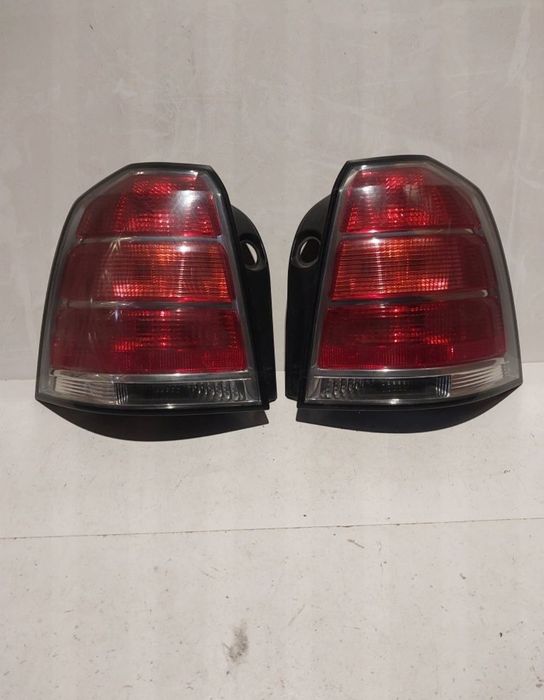Opel Zafira B tylna lampa tył prawa lewa prawy lewy