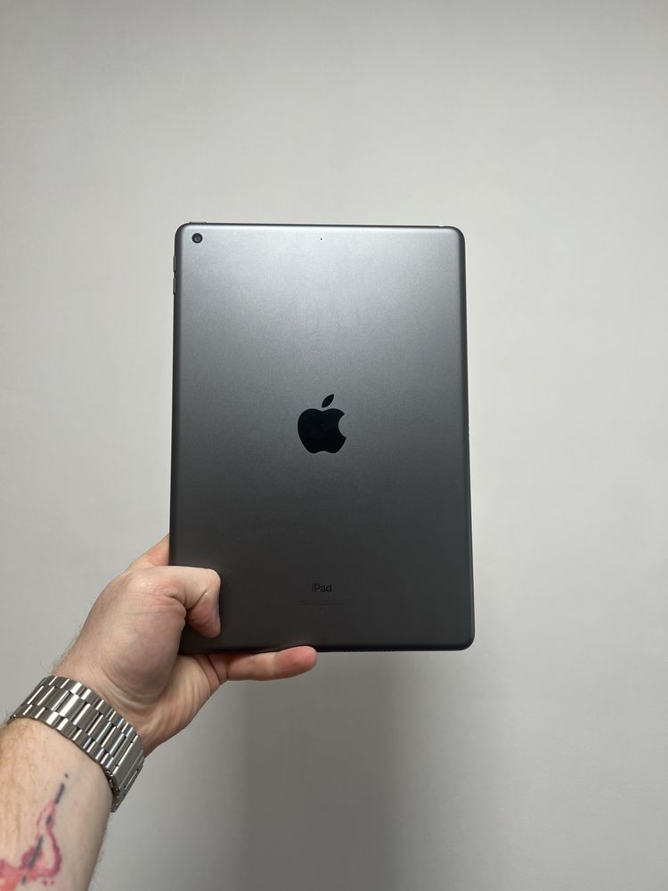 Apple Ipad 10.2 2021 акб97% в идеальном состоянии Apple pencil