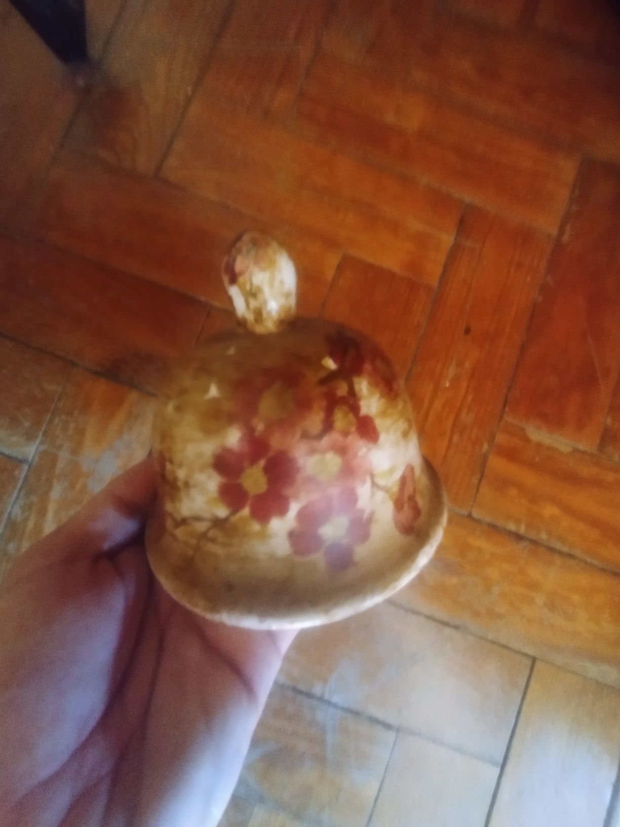 Jarra antiga com tampa japonês