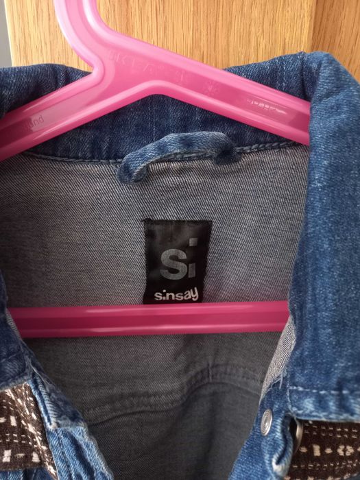 Kurtka jeansowa ze wzorkiem marki Sinsay rozmiar S