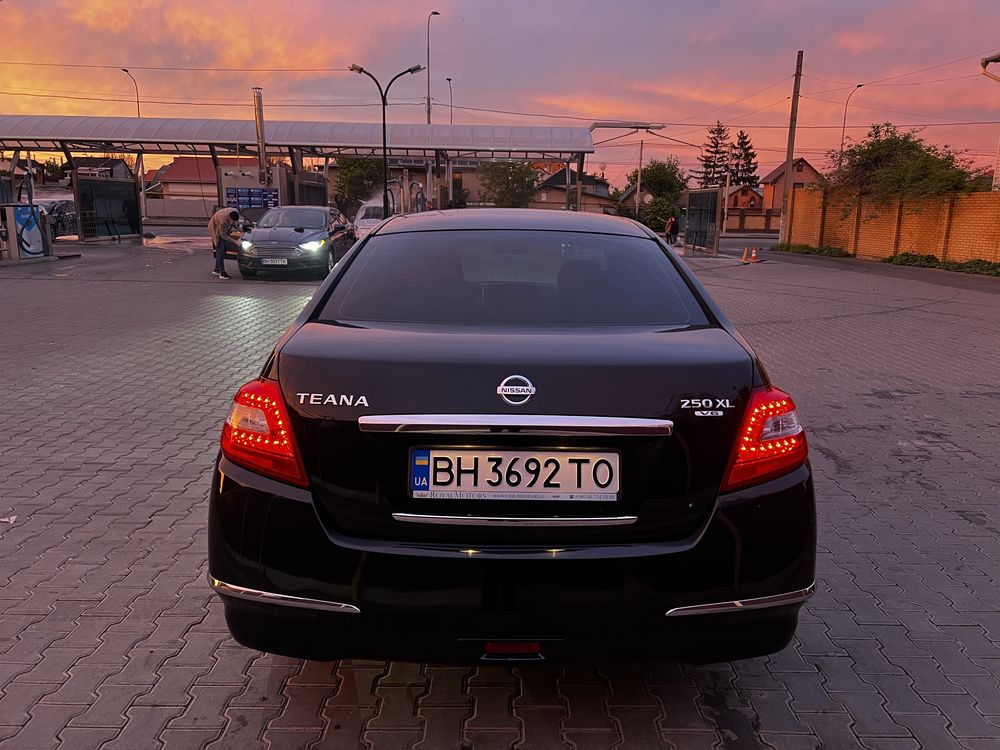 Nissan Teana 2011 офциал в отличном состоянии