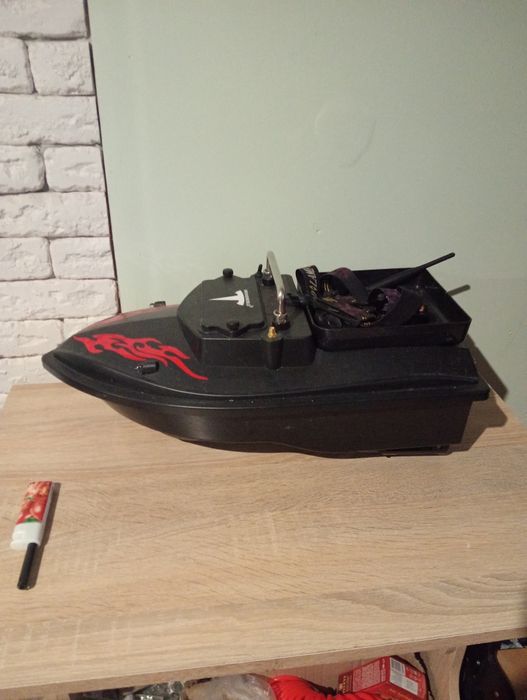 Продам прикормочний кораблик