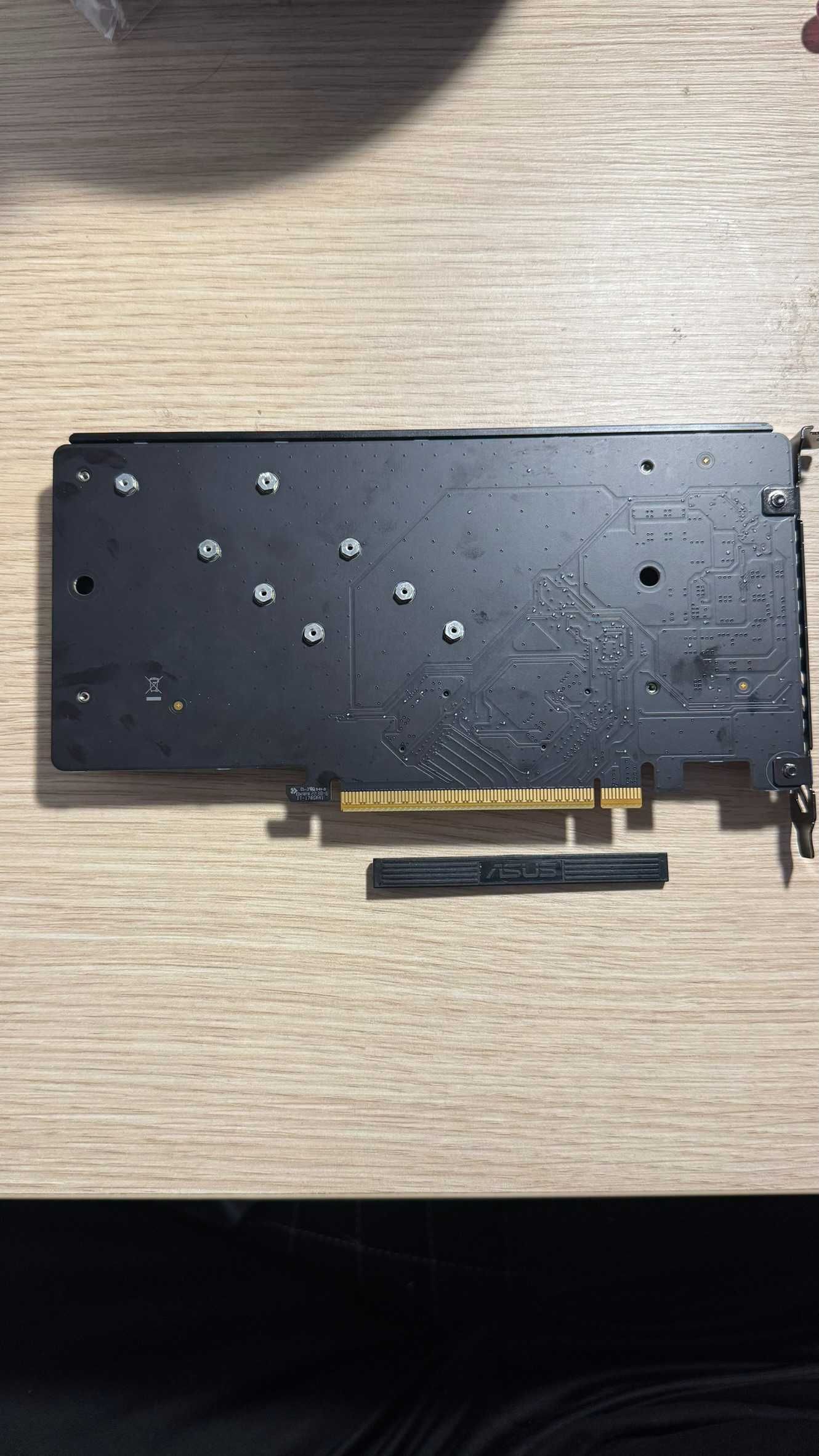 ASUS ROG HYPER M.2 card – Adapter PCIe M.2 NVMe