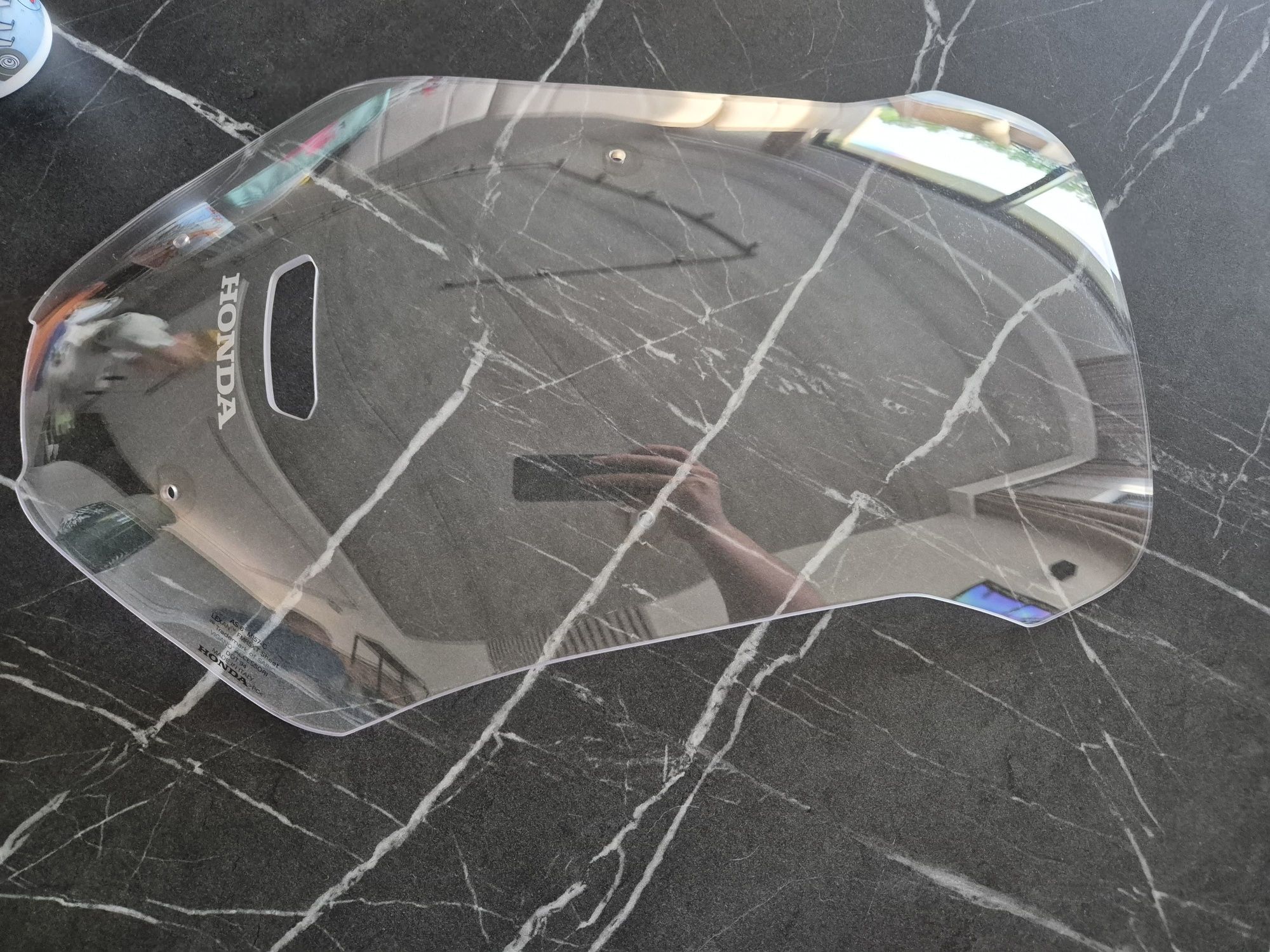 Szyba przednia orginalna Honda ADV 350  jak nowa